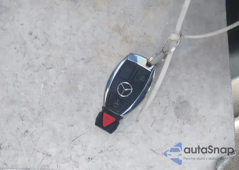 2016 Mercedes-Benz E 350 z USA, uszkodzony, nr VIN WDDHF5KBXGB197003